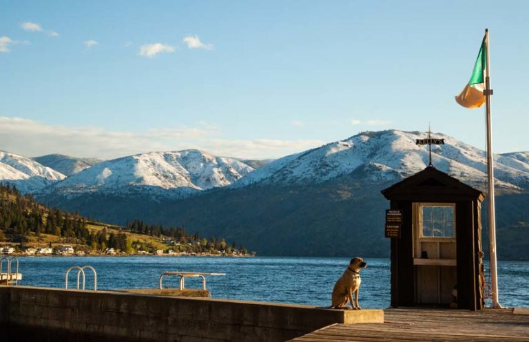 Experience the best Lake Chelan Lodging at Kelly's Resort!