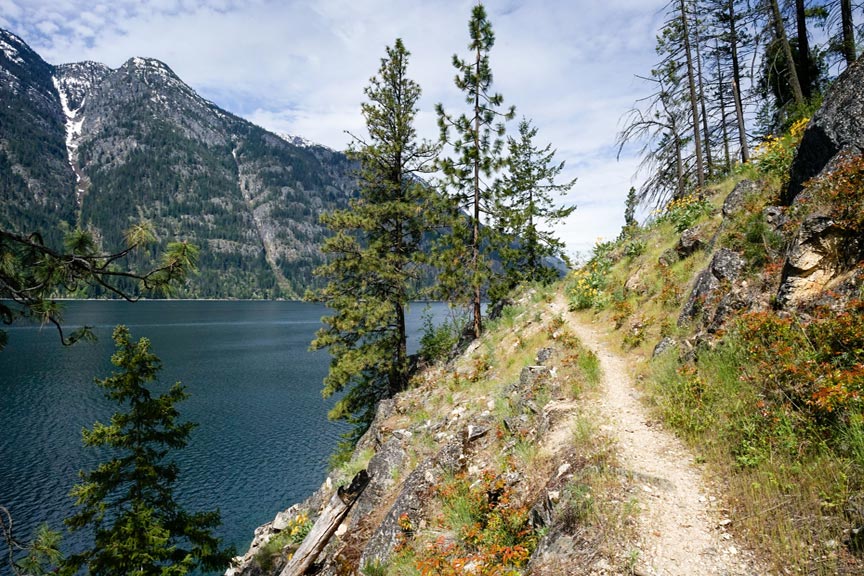 Lake Chelan hiking trails