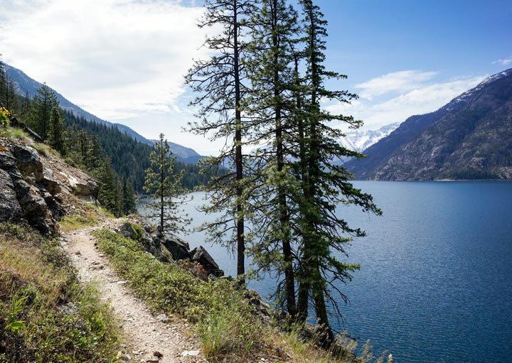 Lake Chelan hiking trails